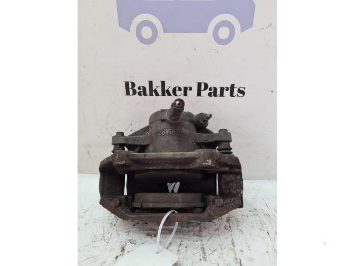 Remklauw (Tang) links-voor van een Mercedes E-Klasse, Auto-onderdelen, Remmen en Aandrijving, Mercedes-Benz, Gebruikt, 3 maanden garantie