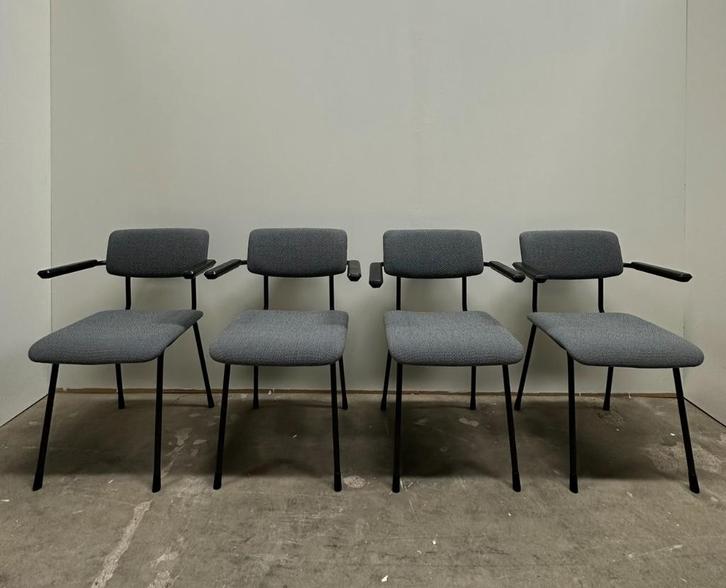 Vintage Gispen 1235/36 zwart frame nieuw stoffering kvadrat, Huis en Inrichting, Stoelen, Gebruikt, Vier, Metaal, Stof, Zwart