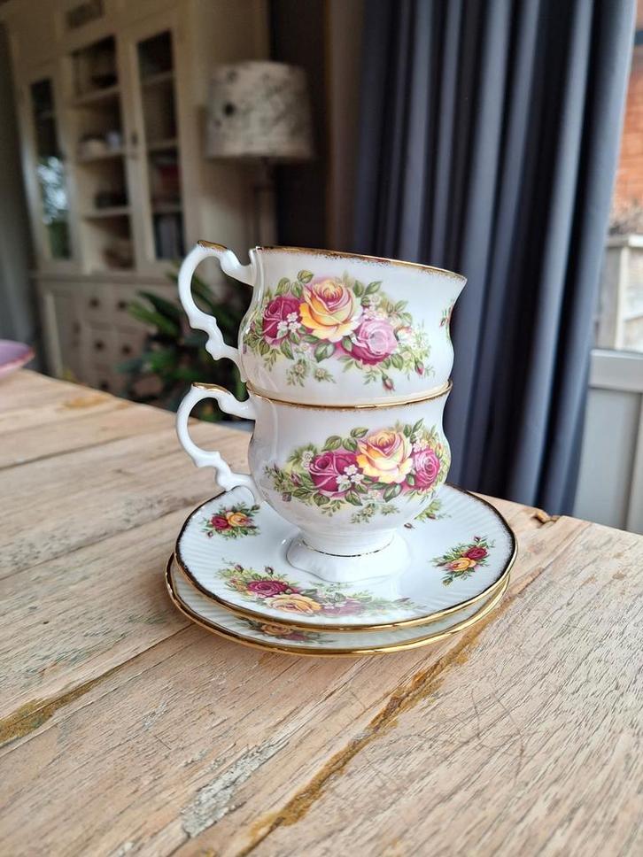 Elizabethan DE kop en schotel set, Huis en Inrichting, Keuken | Servies, Gebruikt, Kop(pen) en/of Schotel(s), Overige stijlen