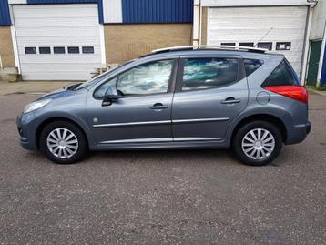 Peugeot 207 SW Outdoor 1.4 VTi X-line lage km staand, airco/