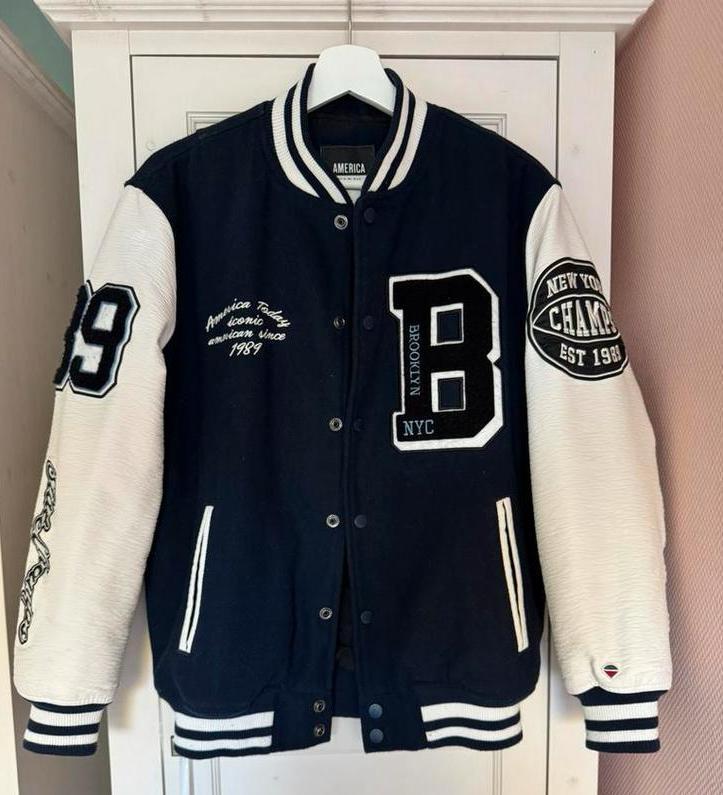 America Today Varsity Jacket - bomberjack Brooklyn maat XS, Kleding | Heren, Jassen | Winter, Zo goed als nieuw, Maat 46 (S) of kleiner