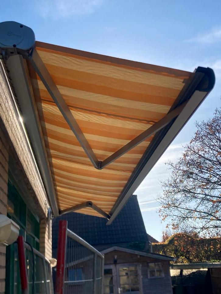 Elektrisch Knikarmscherm - tot 19 nov 50% korting, Tuin en Terras, Zonneschermen, Zo goed als nieuw, Knikarmscherm, 150 tot 300 cm