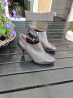 rijze perlato pump, maat 40.5, Kleding | Dames, Schoenen, Ophalen, Zo goed als nieuw, Grijs