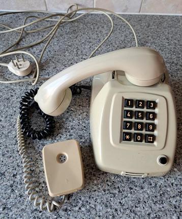 Vintage vaste telefoon T65-TDK met extra oorschelp druktoets beschikbaar voor biedingen