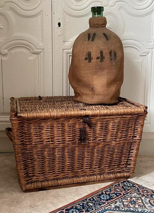 Brocante oude grote rieten mand met deksel, Antiek en Kunst, Curiosa en Brocante, Ophalen of Verzenden