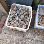 Gratis 2 grote bakken grind circa 70 kg, Tuin en Terras, Grind, Keien en Split, Ophalen, Overige materialen, Gebruikt, Grind