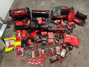Grote Milwaukee Gereedschap Set beschikbaar voor biedingen