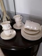 Wedgwood gebaksbordjes en 6 kop en schotels, Ophalen of Verzenden, Zo goed als nieuw, Wedgwood, Kop(pen) en/of Schotel(s)