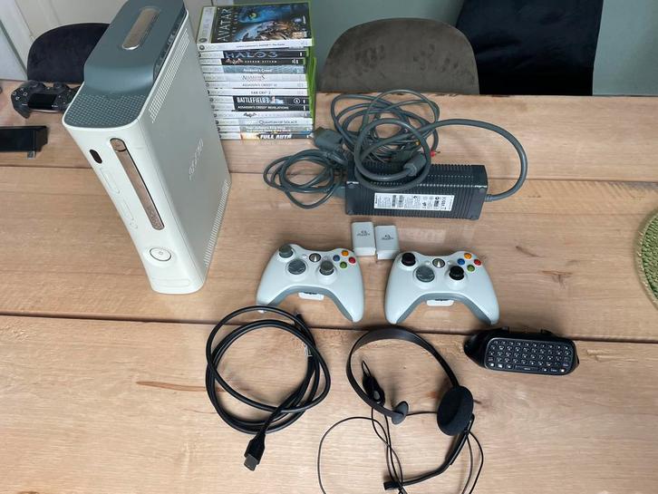 Xbox 360 met spellen en mini keyboard en koptelefoon, Spelcomputers en Games, Spelcomputers | Xbox 360, Gebruikt, 120 GB, 360 Arcade of Core