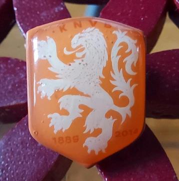 KNVB Speldje Oranje Leeuw - 1889-2014 beschikbaar voor biedingen