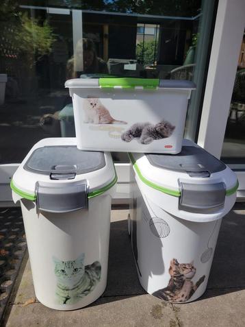 Curver opbergbak voor kattenvoer of kattengrit beschikbaar voor biedingen
