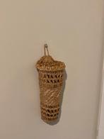 Hangmandje in vaas vorm van riet/ leuk met droogbloemen, Ophalen of Verzenden, Zo goed als nieuw