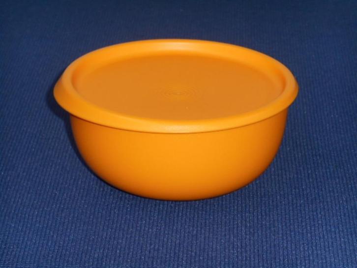 Tupperware Saturnus kom 550 ml. Oranje, Huis en Inrichting, Keuken | Tupperware, Nieuw, Bak of Kom, Oranje, Ophalen of Verzenden