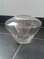Vaas in driehoek vorm van Glas, Nieuw!, Minder dan 50 cm, Glas, Zo goed als nieuw, Ophalen