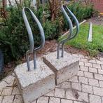 Fietsrek schuin met betonnen poer (2 stuks), Fietsen en Brommers, Fietsaccessoires | Fietsenrekken, Ophalen