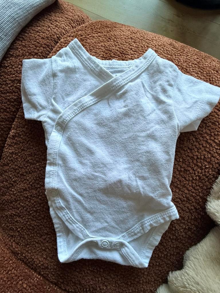 Overslag rompertje met korte mouwen, maat 44, prenatal, Kinderen en Baby's, Babykleding | Prematuur, Ophalen of Verzenden, Zo goed als nieuw