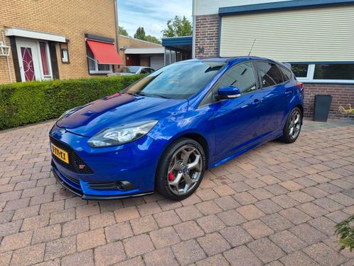 Ford Focus 2.0 Ecoboost 184KW 5DRS H6 2014 Blauw, Auto's, Ford, Particulier, Focus, ABS, Achteruitrijcamera, Airbags, Airconditioning