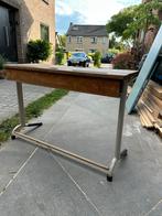 Vintage Kinderbureau met Metalen Frame en Houten Blad, Ophalen of Verzenden