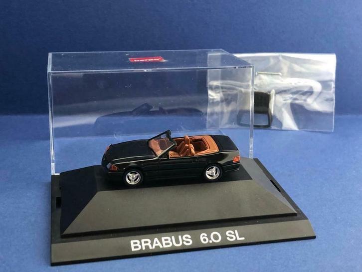 Herpa	25015	Mercedes-Benz SL 6.0 Brabus (R129) zwart	1/87, Hobby en Vrije tijd, Modelauto's | 1:87, Zo goed als nieuw, Auto, Herpa