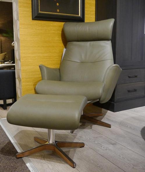 Fauteuil Beyoung met hocker Conform, Huis en Inrichting, Fauteuils, Nieuw, Leer, Metaal, 75 tot 100 cm, Minder dan 75 cm, Ophalen