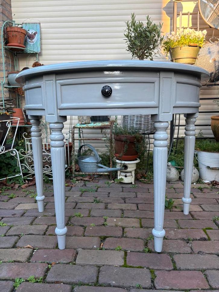 Mooie, opgeknapte halfronde sidetable., Huis en Inrichting, Tafels | Sidetables, Gebruikt, 50 tot 75 cm, 100 tot 150 cm, Overige vormen