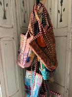 De leukste tassen van vintage kantha stof, tas, Sieraden, Tassen en Uiterlijk, Tassen | Damestassen, Ophalen of Verzenden, Zo goed als nieuw