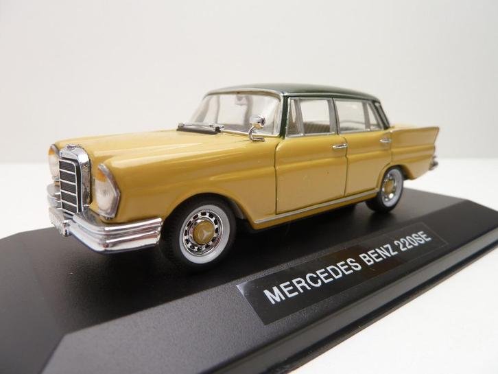 Mercedes Benz 220 SE  '' Vitesse '', Hobby en Vrije tijd, Modelauto's | 1:43, Zo goed als nieuw, Auto, Overige merken, Ophalen of Verzenden