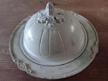 brocante metalen stolpschaal  beschikbaar voor biedingen