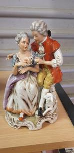 porseleinen antiek beeld man en vrouw, Ophalen of Verzenden