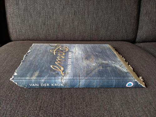 Mooi vormgegeven boek over beelden van Emile van der Kruk, Boeken, Kunst en Cultuur | Beeldend, Zo goed als nieuw, Beeldhouwkunst