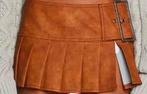 Nieuwe leather look mini plooirokje van Poster Girl Mt M, Ophalen of Verzenden, Zo goed als nieuw, Zwart, Boven de knie