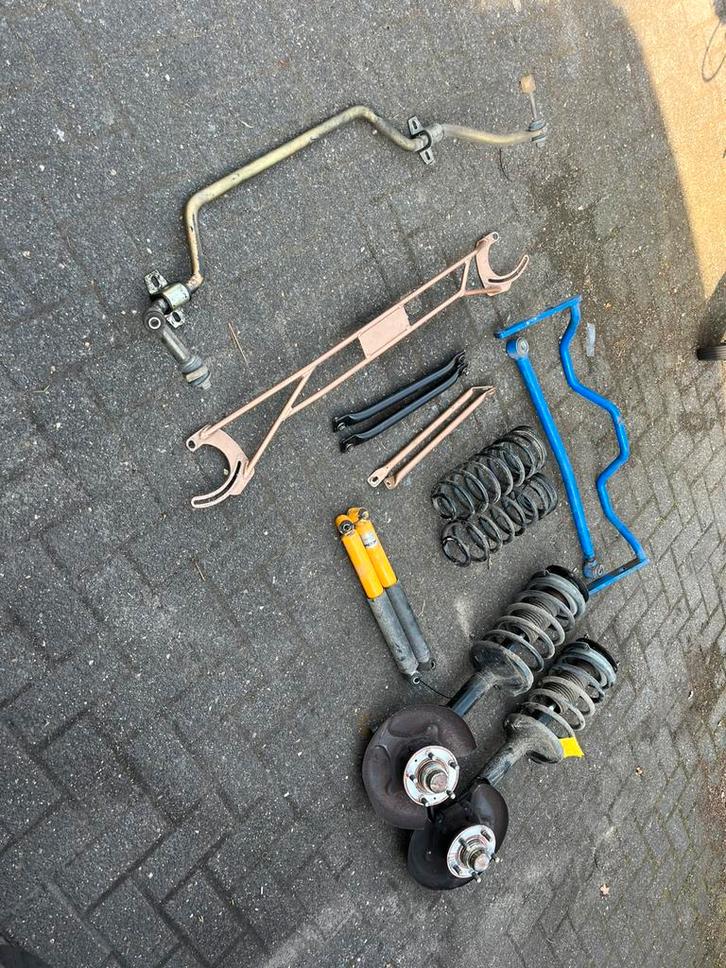 Wegliggings set Volvo 242 244 245 240 264 265 IPD, Auto-onderdelen, Ophanging en Onderstel, Volvo, Ophalen