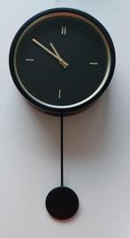 Ikea - STURSK - Wandklok Zwart/Goud (incl. verpakking), Ophalen of Verzenden, Zo goed als nieuw, Analoog, Wandklok