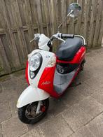 Sym mio snor 8200km, Fietsen en Brommers, Scooters | SYM, Ophalen of Verzenden, Zo goed als nieuw, Mio
