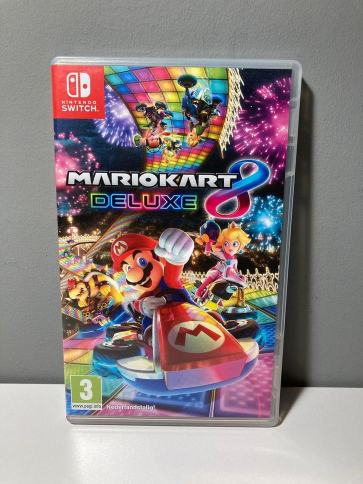 Mario Kart 8 Deluxe - Nintendo Switch, Spelcomputers en Games, Games | Nintendo Switch, Zo goed als nieuw, Racen en Vliegen, 3 spelers of meer