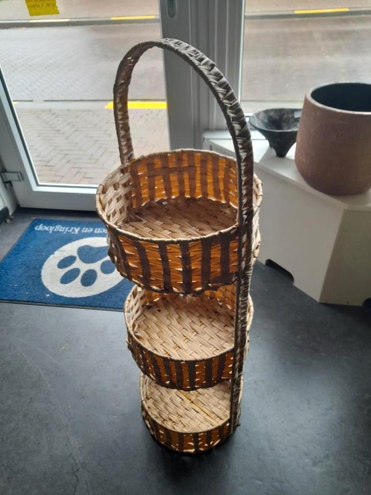 Toffe etagère met manden, nieuw uit de doos, Huis en Inrichting, Kasten | Overige, Nieuw, Ophalen