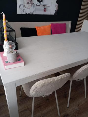 Witte houten eettafel gratis op te halen
