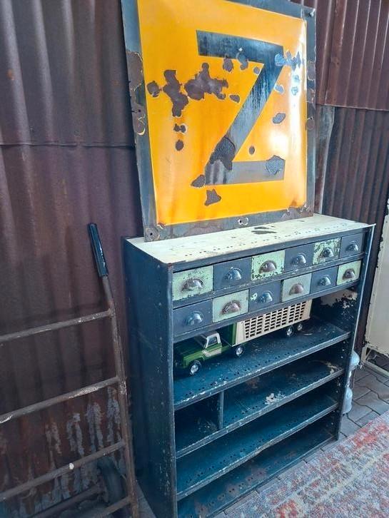 patina ladekast side table, Antiek en Kunst, Antiek | Meubels | Kasten, Ophalen