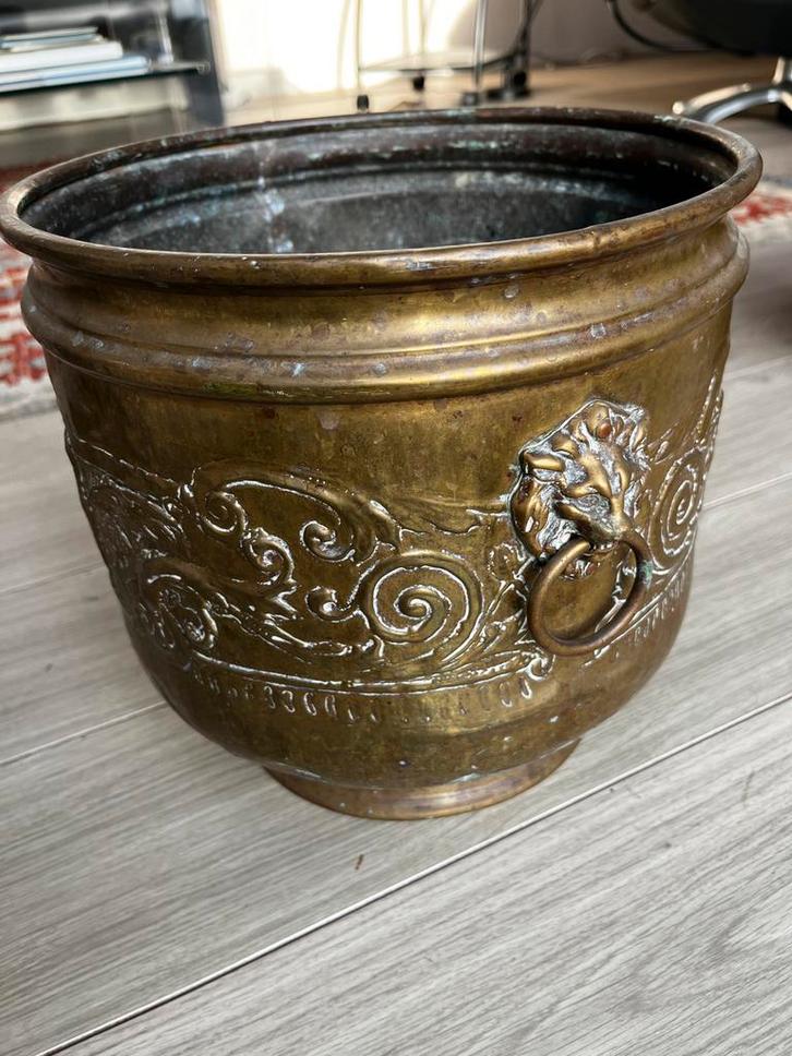 Antieke Bronzen emmer met Leeuwenkop, Antiek en Kunst, Antiek | Koper en Brons, Brons, Ophalen of Verzenden