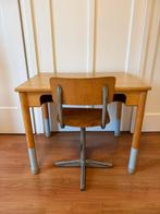 Leuk bureautje met oud schoolstoeltje, Ophalen, Gebruikt, Tafel(s) en Stoel(en)