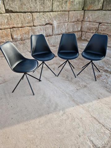 Stoelen  beschikbaar voor biedingen