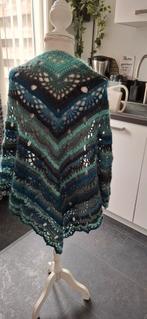 Gehaakte omslagdoek sjaal, Kleding | Dames, Mutsen, Sjaals en Handschoenen, Ophalen of Verzenden, Nieuw, Maat 46/48 (XL) of groter