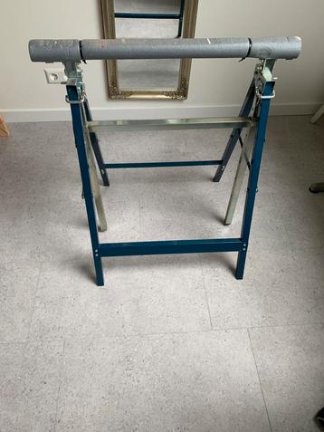 Te koop 4 schragen beschikbaar voor biedingen