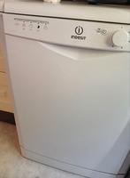 Indesit vaatwasser, Ophalen, Zo goed als nieuw, Vrijstaand, 45 tot 60 cm