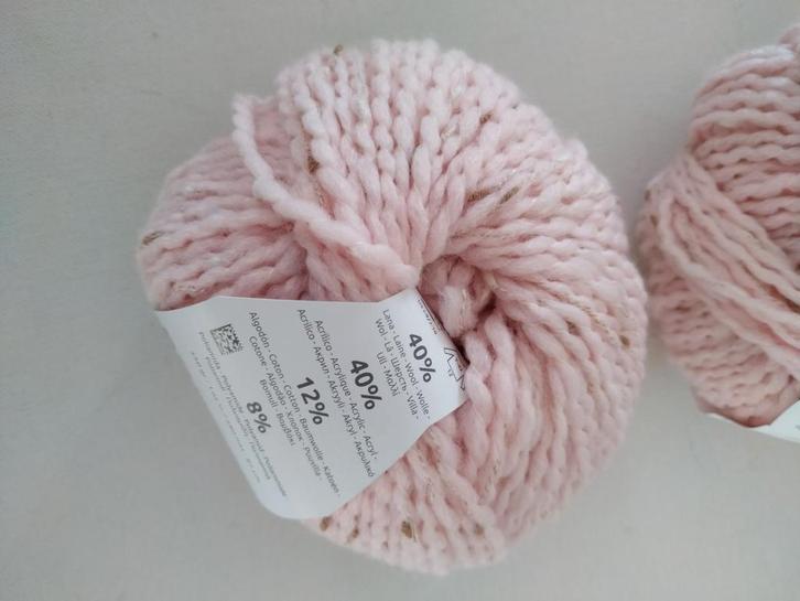 10 bollen Katia Poesia á 50gr.kl.56 á 2,25 per stuk, Hobby en Vrije tijd, Breien en Haken, Nieuw, Breien of Haken, Wol of Garen