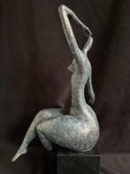 Bronzen zittende abstracte dame Milo groot 43cm zuiver brons, Antiek en Kunst, Kunst | Beelden en Houtsnijwerken, Ophalen of Verzenden