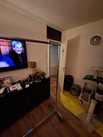 Kleding rek op wielen  beschikbaar voor biedingen