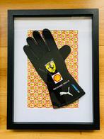 Ferrari Formule 1 Carlos Sainz gesigneerde handschoen., Verzamelen, Automerken, Motoren en Formule 1, Ophalen of Verzenden, Formule 1