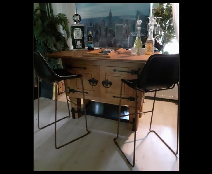 Bar mancave kroeg huisbar thuisbar kaarten en dobbelen eiken, Huis en Inrichting, Barren, Zo goed als nieuw, Ophalen