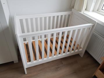 Ledikant wit 60x120cm beschikbaar voor biedingen